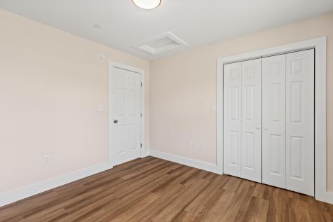 18 Hillside Drive Raymond ME 04071