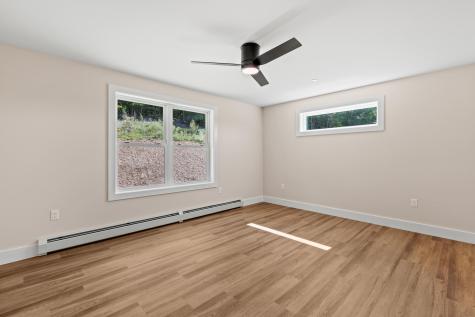 18 Hillside Drive Raymond ME 04071