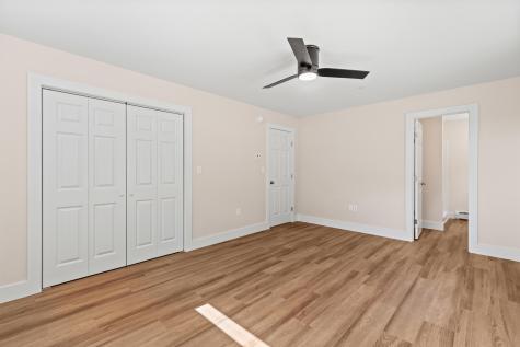 18 Hillside Drive Raymond ME 04071