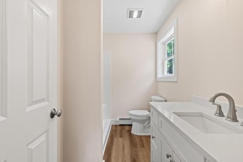 18 Hillside Drive Raymond ME 04071