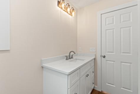 18 Hillside Drive Raymond ME 04071