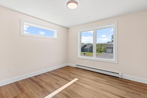 18 Hillside Drive Raymond ME 04071