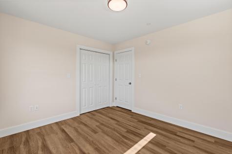 18 Hillside Drive Raymond ME 04071