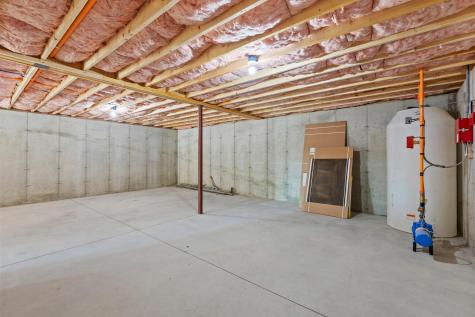 18 Hillside Drive Raymond ME 04071