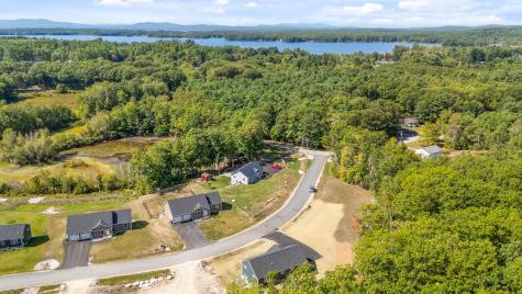 18 Hillside Drive Raymond ME 04071