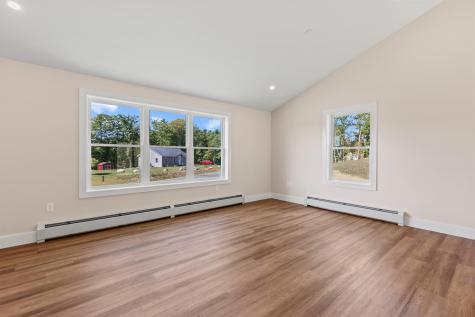 18 Hillside Drive Raymond ME 04071