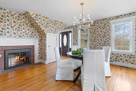 445 Manktown Road Waldoboro ME 04572