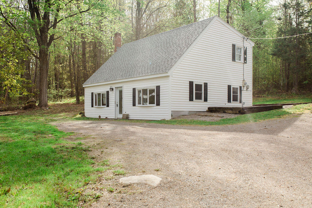 7 Upper Oak Point Road Winterport ME 04496