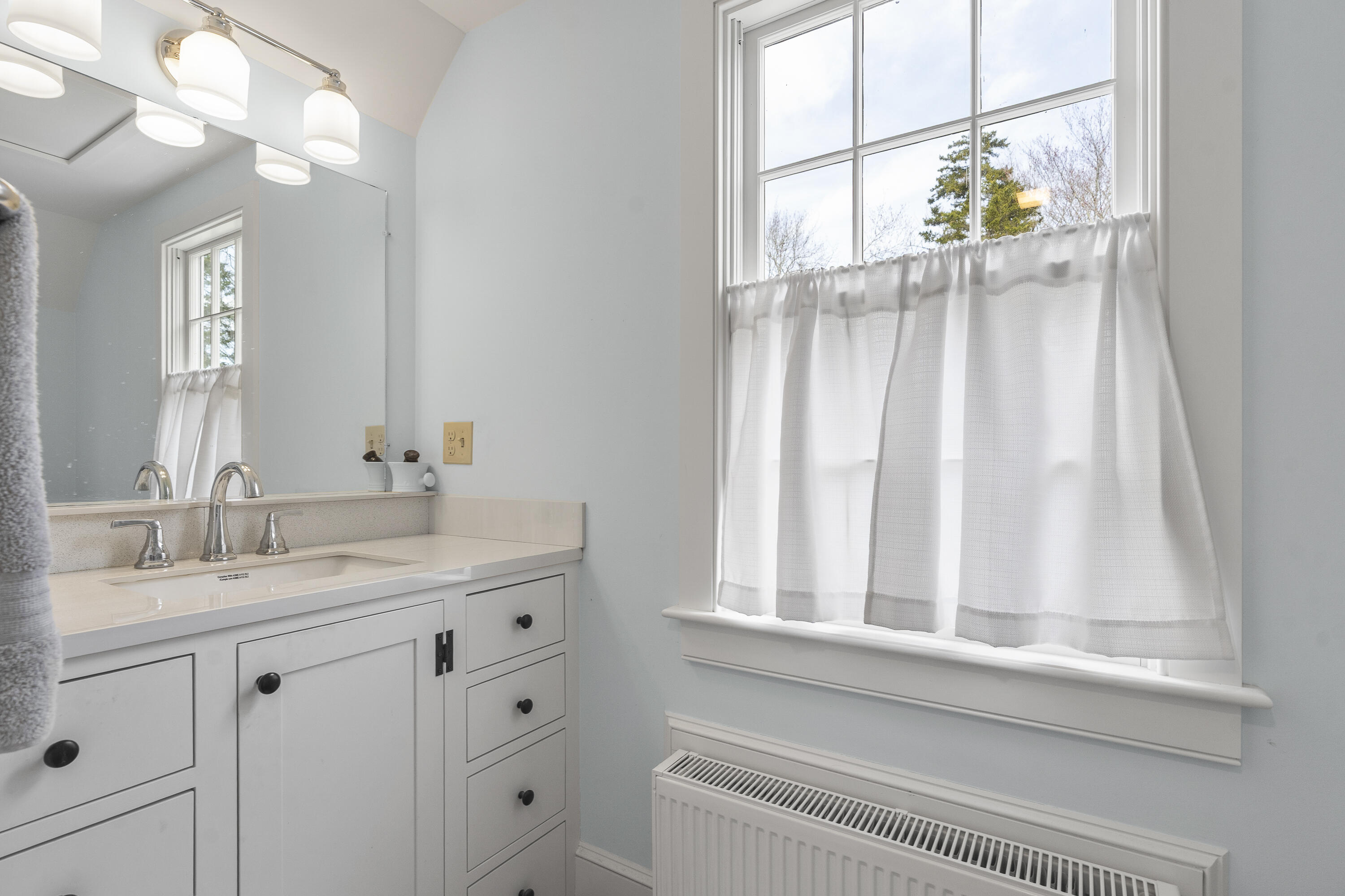 49 Tukey Lane Bristol ME 04541