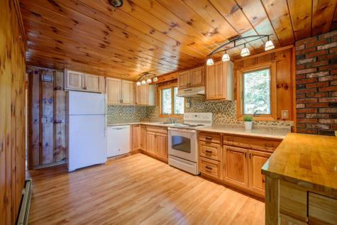 19 Pulpit Rock Road Raymond ME 04071