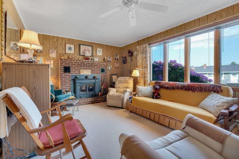 9 Poulin Avenue Lewiston ME 04240