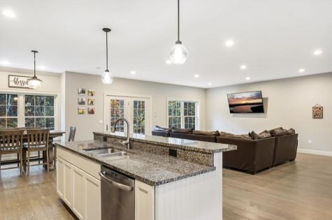 83 Hoyt Drive Monmouth ME 04259