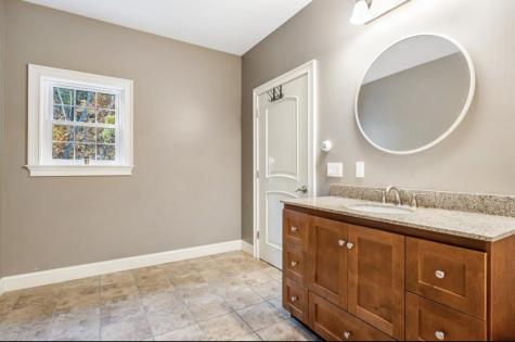 83 Hoyt Drive Monmouth ME 04259