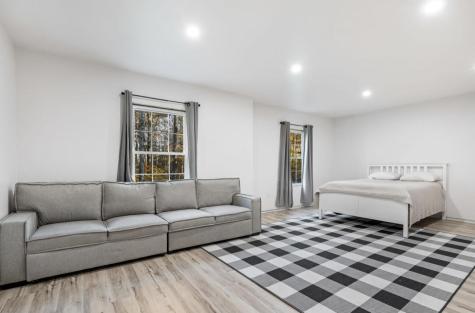 83 Hoyt Drive Monmouth ME 04259