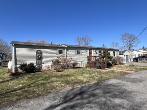 15 Marks Lane Rockland ME 04841