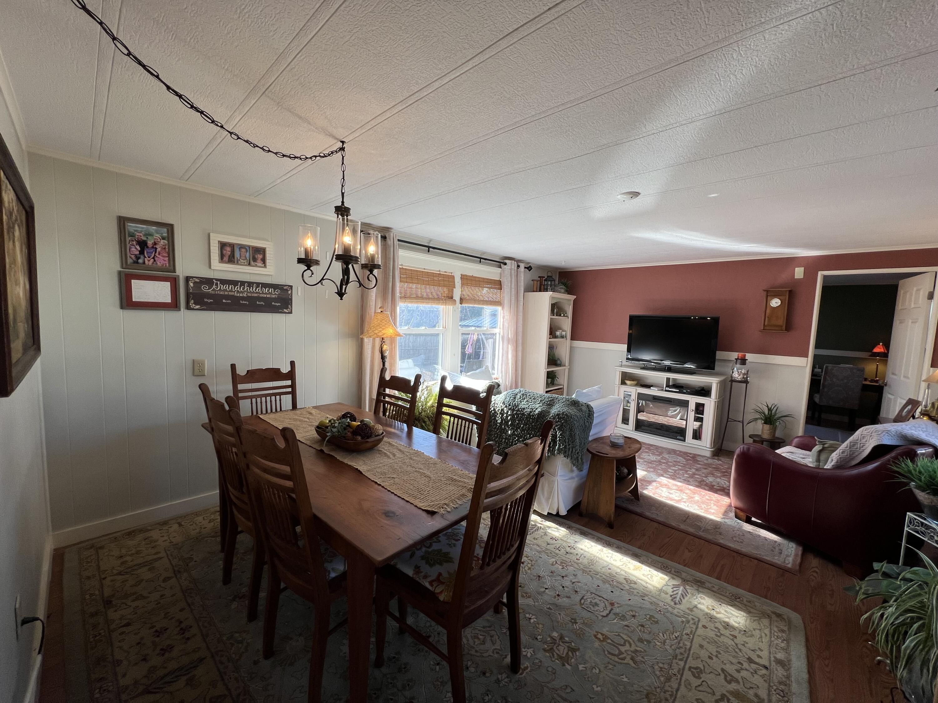 15 Marks Lane Rockland ME 04841