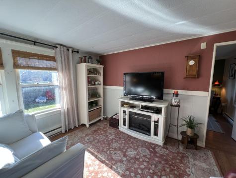 15 Marks Lane Rockland ME 04841