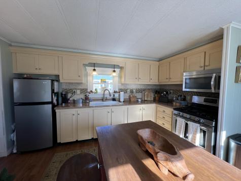 15 Marks Lane Rockland ME 04841