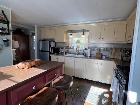 15 Marks Lane Rockland ME 04841
