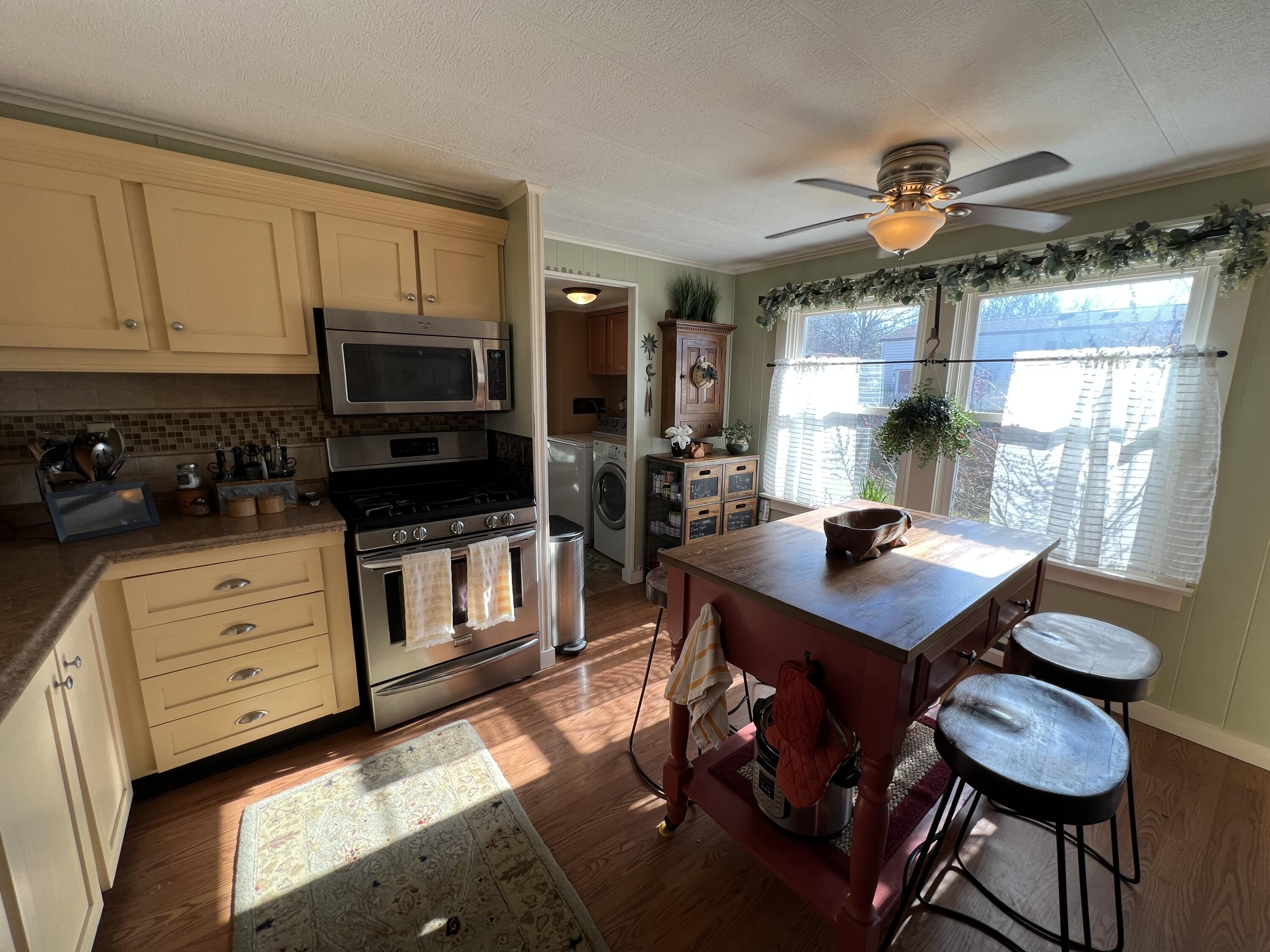 15 Marks Lane Rockland ME 04841