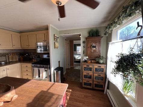 15 Marks Lane Rockland ME 04841