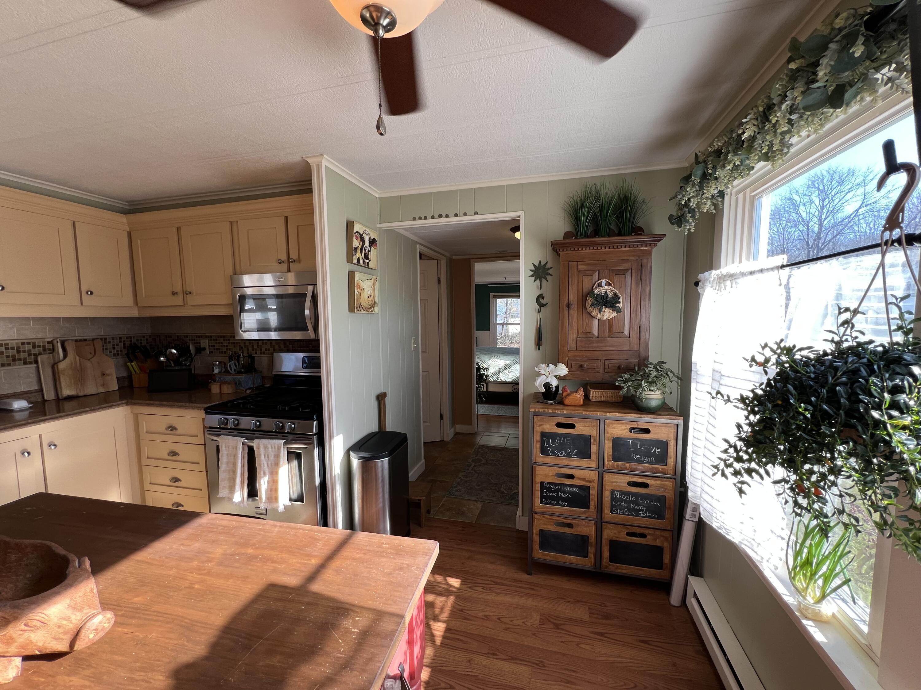15 Marks Lane Rockland ME 04841