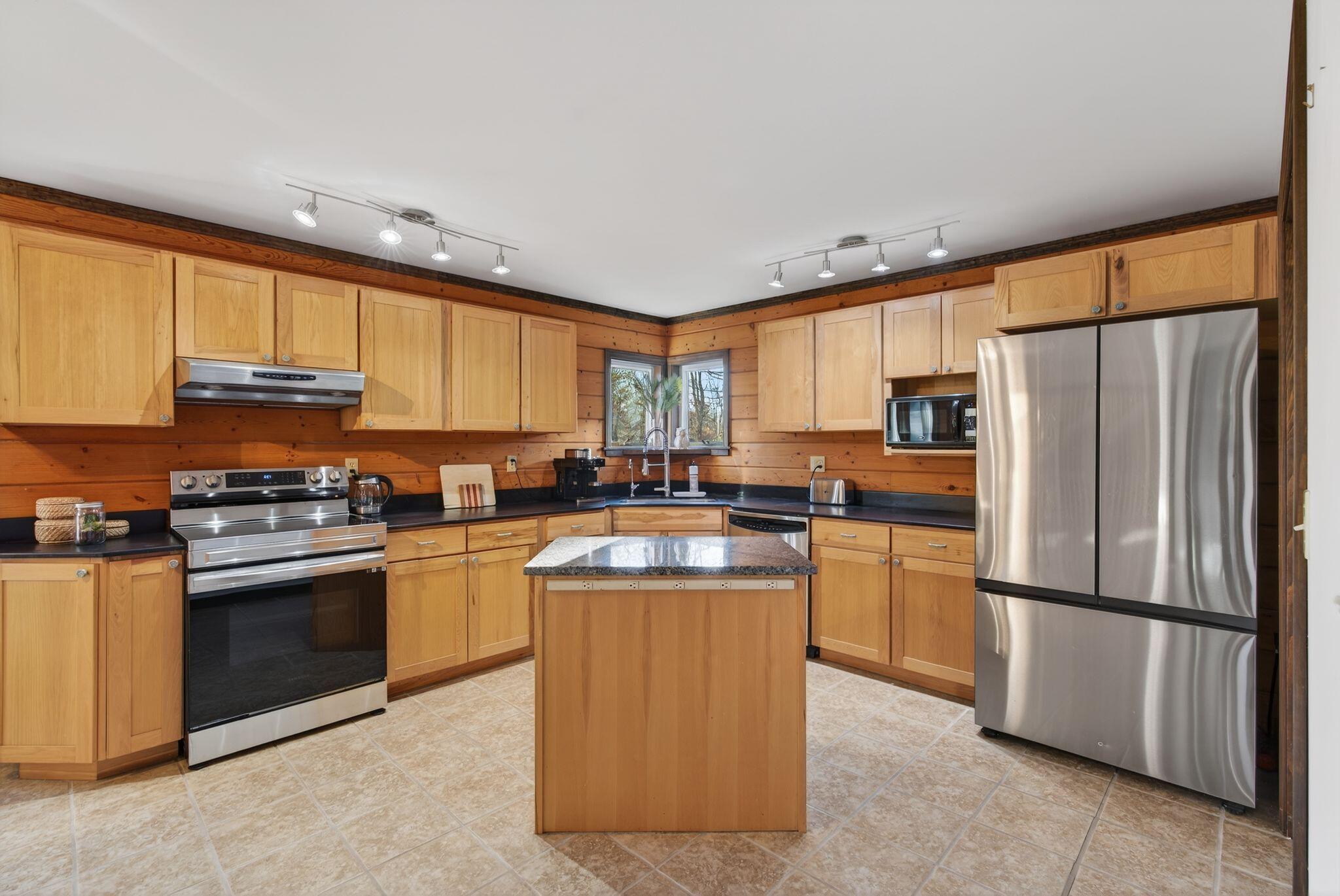 9 Black Oak Drive Cumberland ME 04021