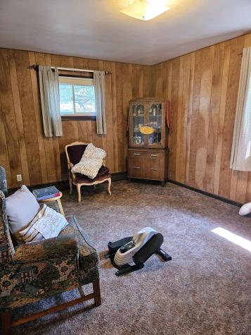 9 Meadow Lane Lewiston ME 04240