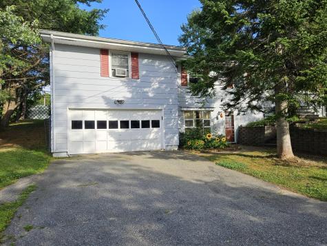 9 Meadow Lane Lewiston ME 04240