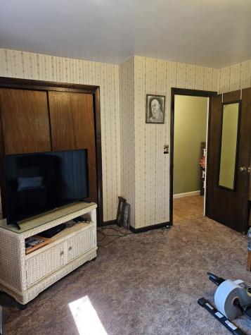 9 Meadow Lane Lewiston ME 04240