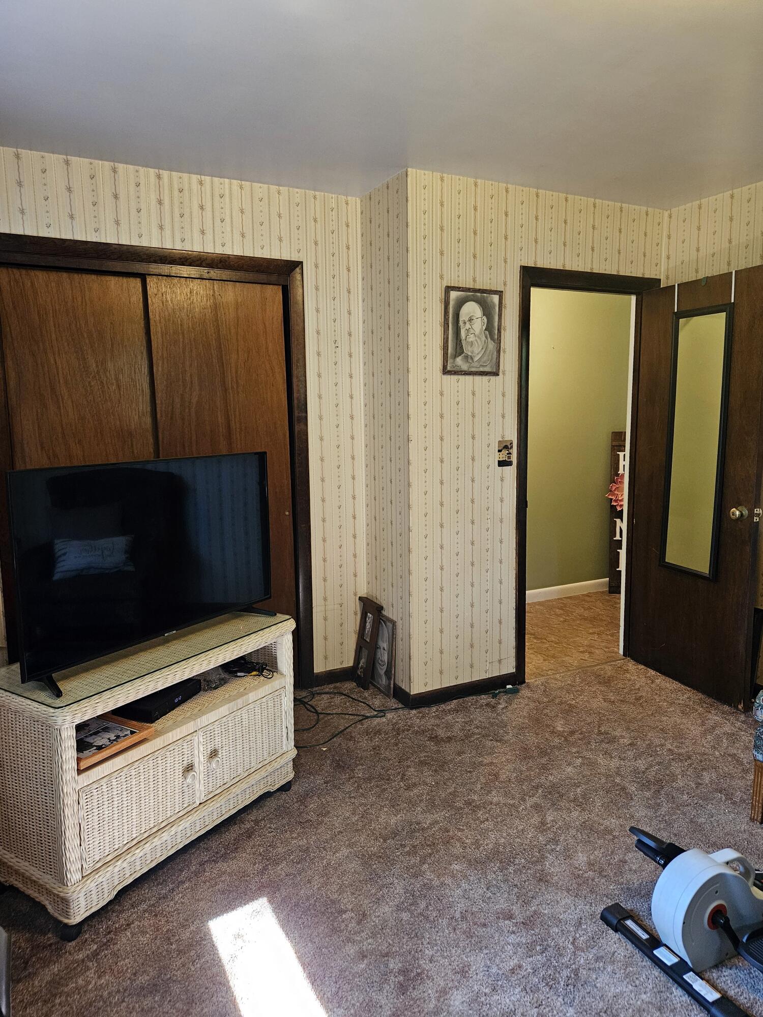 9 Meadow Lane Lewiston ME 04240