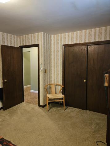 9 Meadow Lane Lewiston ME 04240