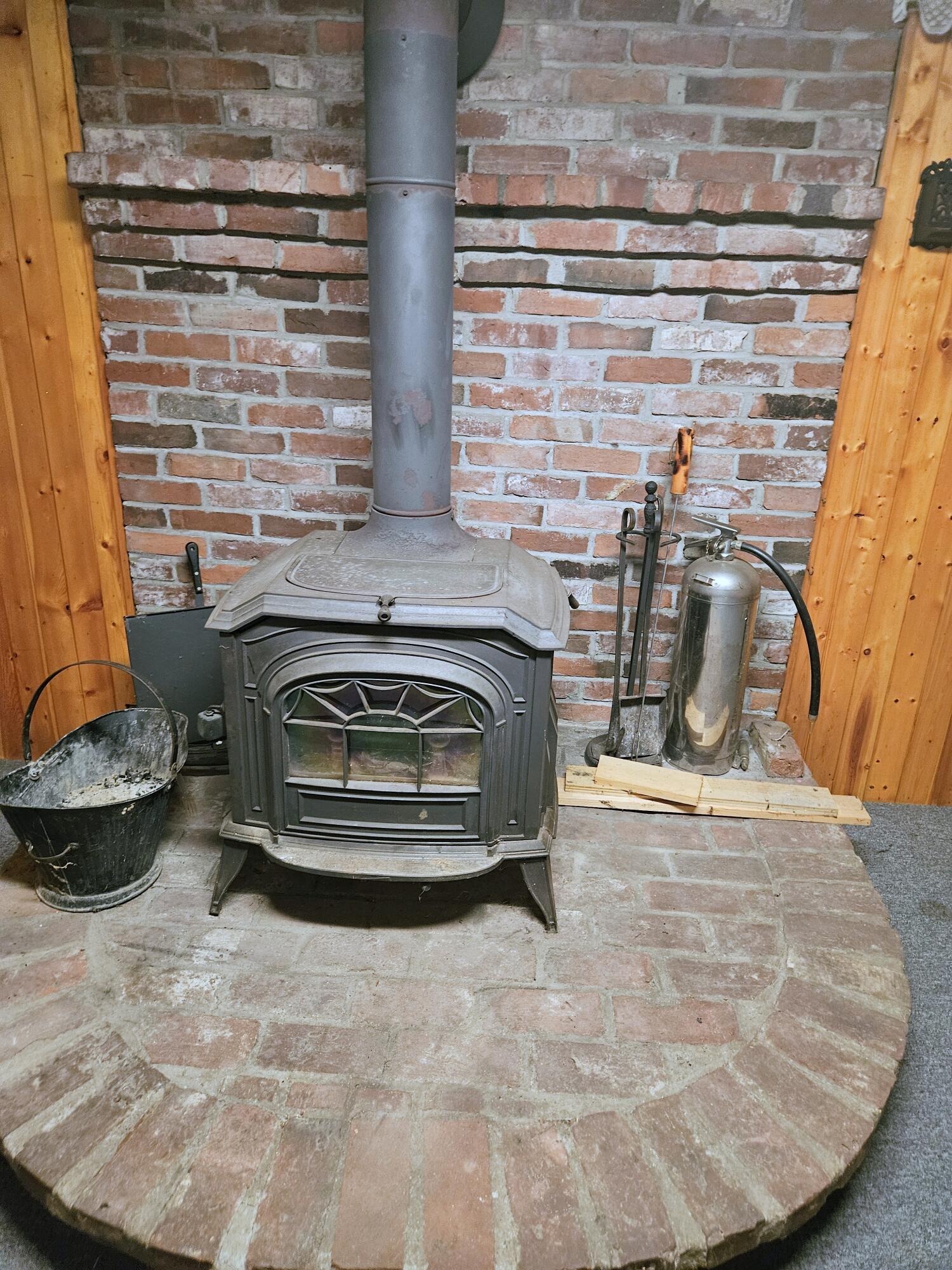 9 Meadow Lane Lewiston ME 04240