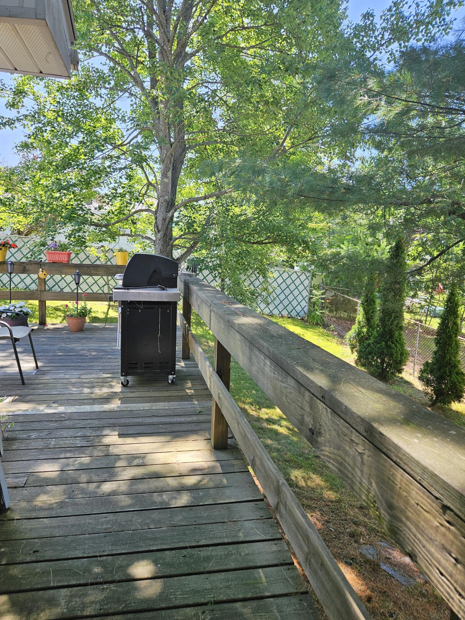 9 Meadow Lane Lewiston ME 04240