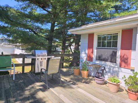 9 Meadow Lane Lewiston ME 04240