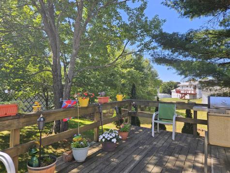 9 Meadow Lane Lewiston ME 04240