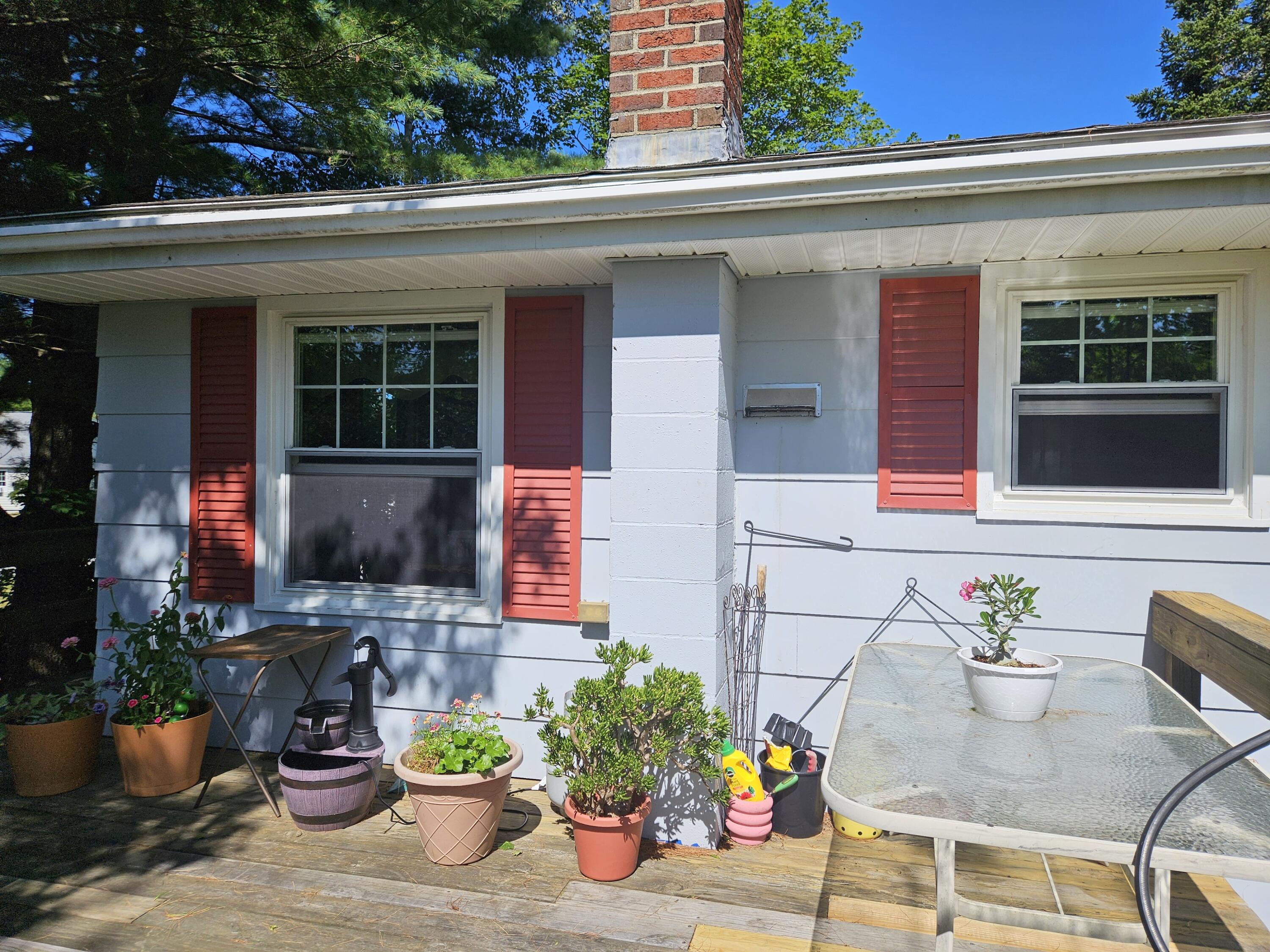 9 Meadow Lane Lewiston ME 04240