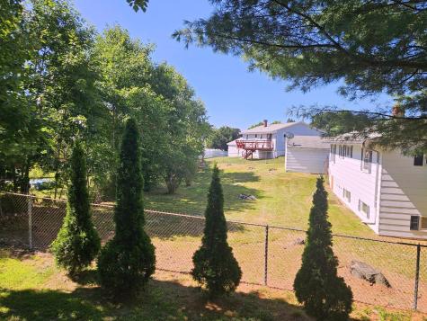 9 Meadow Lane Lewiston ME 04240