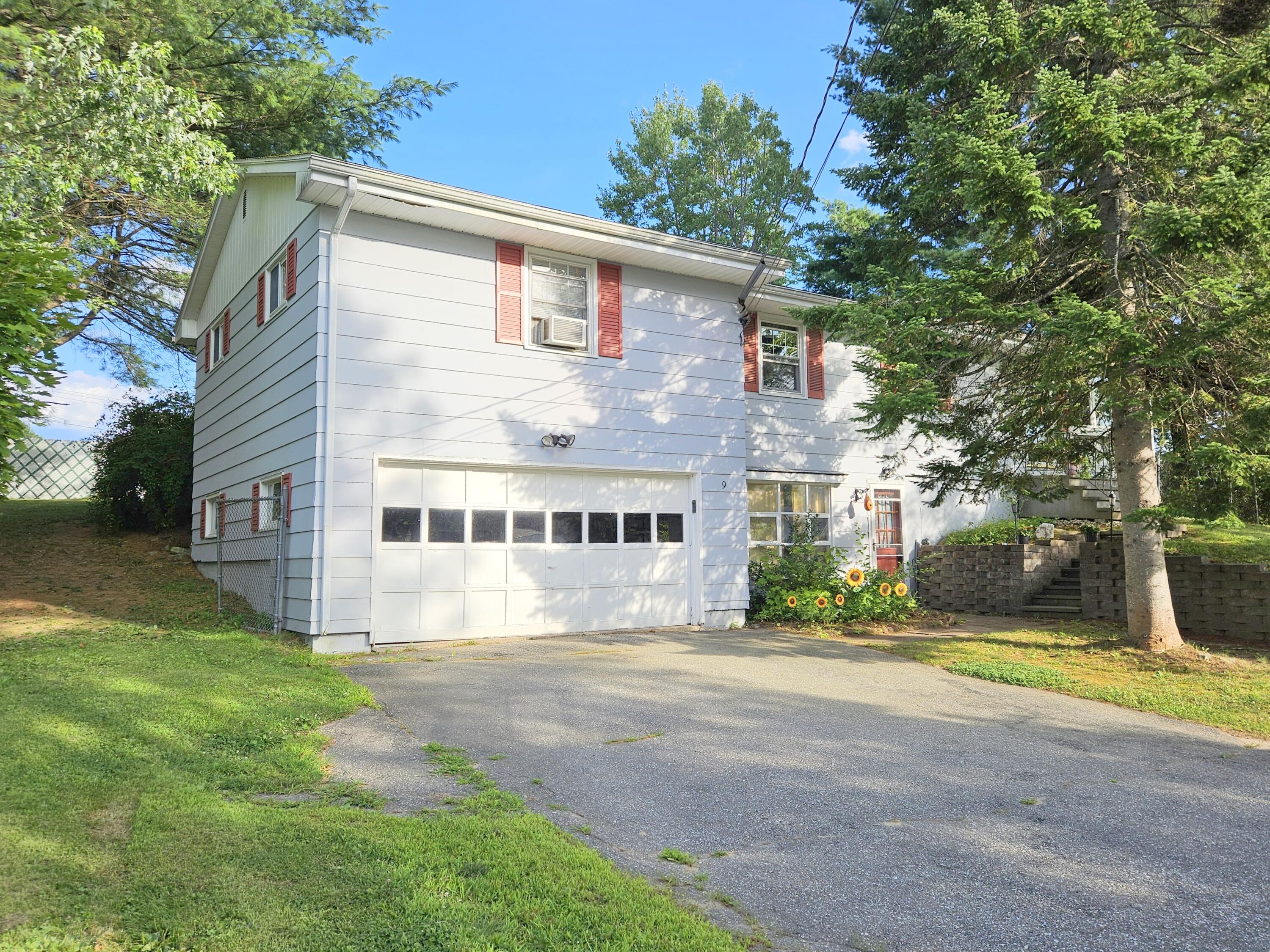 9 Meadow Lane Lewiston ME 04240