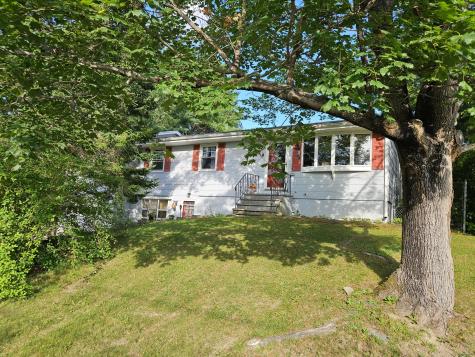 9 Meadow Lane Lewiston ME 04240