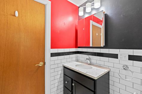 202 Gray Road Falmouth ME 04105