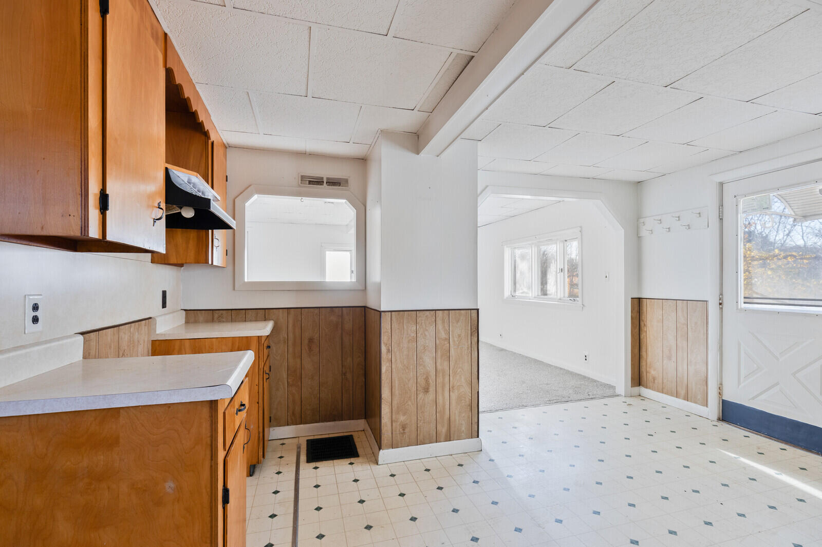 21 Water Street Clinton ME 04927