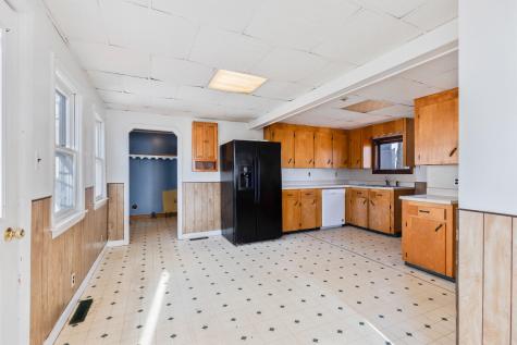 21 Water Street Clinton ME 04927