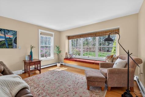 82 Hunts Point Road Cape Elizabeth ME 04107