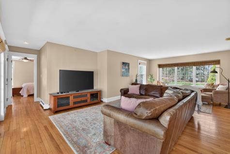82 Hunts Point Road Cape Elizabeth ME 04107