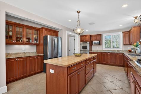 82 Hunts Point Road Cape Elizabeth ME 04107
