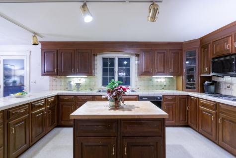 16 Susan Lane Falmouth ME 04105