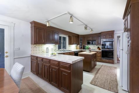 16 Susan Lane Falmouth ME 04105