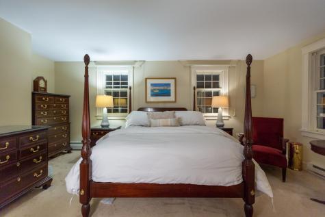 16 Susan Lane Falmouth ME 04105