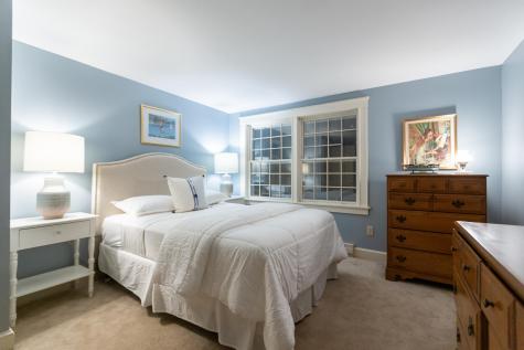 16 Susan Lane Falmouth ME 04105